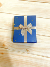 Load image into Gallery viewer, Dainty box
