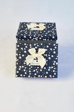 Load image into Gallery viewer, Dainty box