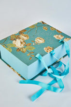 Load image into Gallery viewer, Alex gift box