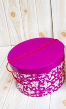 Load image into Gallery viewer, 10 piece round gift box set