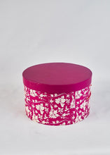 Load image into Gallery viewer, 10 piece round gift box set