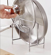 Load image into Gallery viewer, Pot lid and cutting board organiser. ⁣
