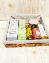 Load image into Gallery viewer, Hand woven wicker basket
