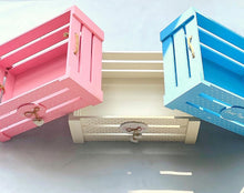 Load image into Gallery viewer, Sweet home wooden crates
