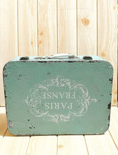 Load image into Gallery viewer, Vintage box
