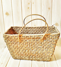 Load image into Gallery viewer, Woven basket
