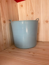 Load image into Gallery viewer, Plastic gardening/laundry basket
