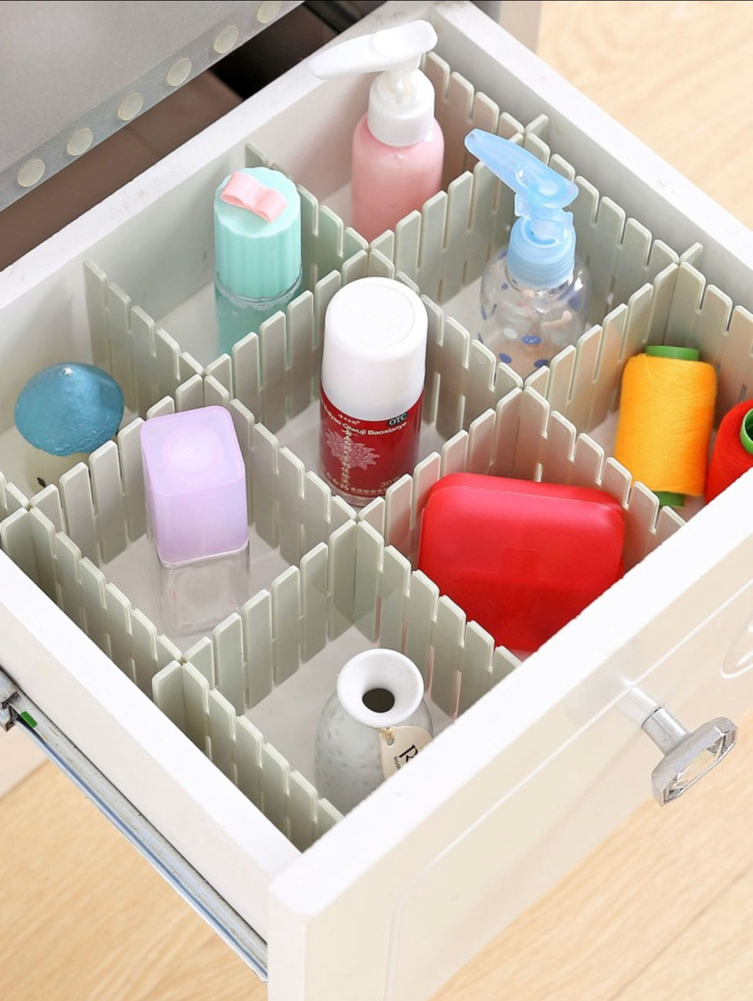 Clapboard drawer divider