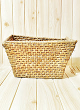 Load image into Gallery viewer, Woven basket
