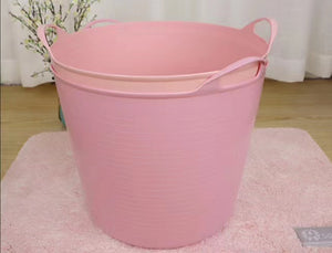 Plastic gardening/laundry basket