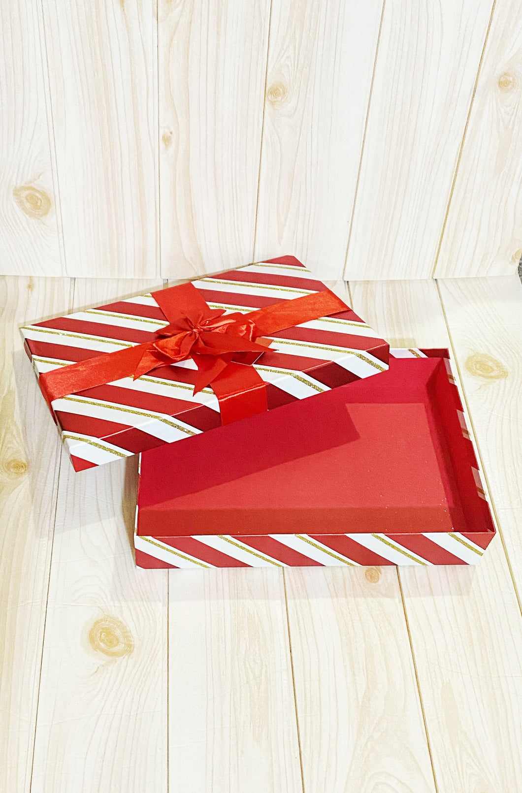 Box with pre made bow